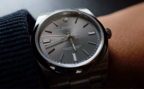 勞力士官方維修中心電話(勞力士表機芯異響的原因是什么)